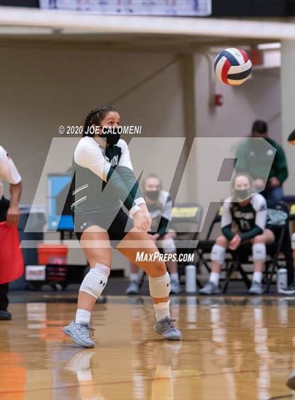 Thumbnail 2 in San Marcos vs Reagan [Ronald] (6A Region 4 Area Playoff) photogallery.
