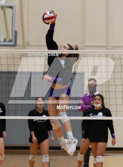 Thumbnail 2 in San Marcos vs Reagan [Ronald] (6A Region 4 Area Playoff) photogallery.