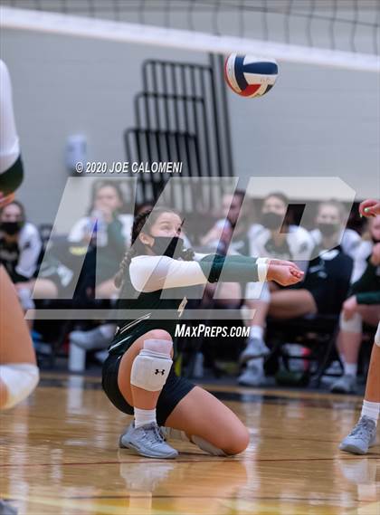 Thumbnail 1 in San Marcos vs Reagan [Ronald] (6A Region 4 Area Playoff) photogallery.