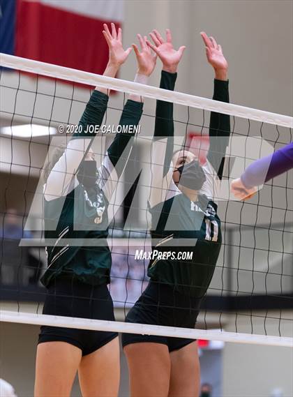 Thumbnail 3 in San Marcos vs Reagan [Ronald] (6A Region 4 Area Playoff) photogallery.