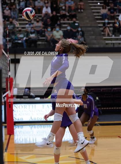 Thumbnail 3 in San Marcos vs Reagan [Ronald] (6A Region 4 Area Playoff) photogallery.