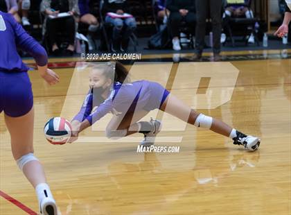 Thumbnail 3 in San Marcos vs Reagan [Ronald] (6A Region 4 Area Playoff) photogallery.