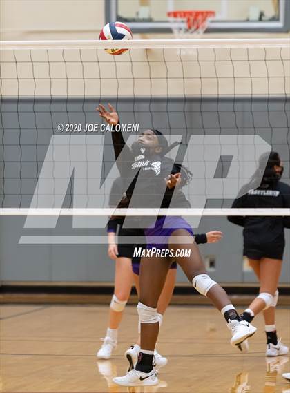 Thumbnail 1 in San Marcos vs Reagan [Ronald] (6A Region 4 Area Playoff) photogallery.