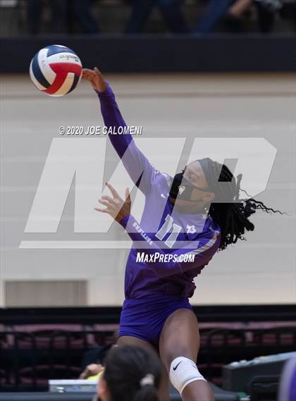 Thumbnail 3 in San Marcos vs Reagan [Ronald] (6A Region 4 Area Playoff) photogallery.