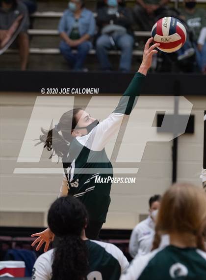 Thumbnail 3 in San Marcos vs Reagan [Ronald] (6A Region 4 Area Playoff) photogallery.