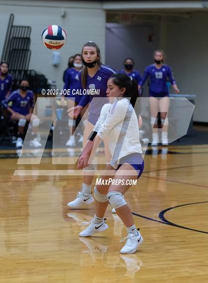 Thumbnail 1 in San Marcos vs Reagan [Ronald] (6A Region 4 Area Playoff) photogallery.