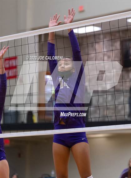 Thumbnail 1 in San Marcos vs Reagan [Ronald] (6A Region 4 Area Playoff) photogallery.