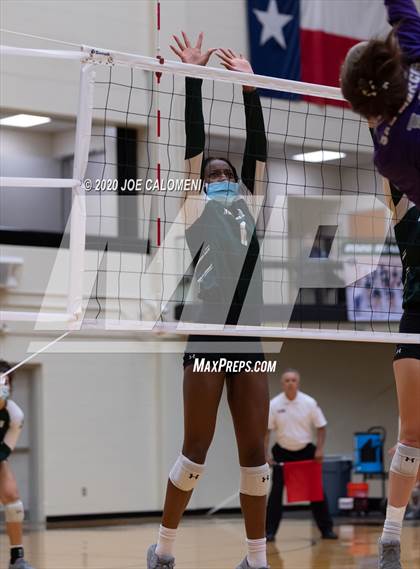 Thumbnail 3 in San Marcos vs Reagan [Ronald] (6A Region 4 Area Playoff) photogallery.