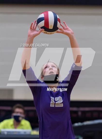 Thumbnail 2 in San Marcos vs Reagan [Ronald] (6A Region 4 Area Playoff) photogallery.