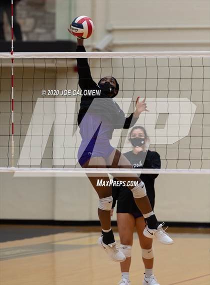 Thumbnail 1 in San Marcos vs Reagan [Ronald] (6A Region 4 Area Playoff) photogallery.