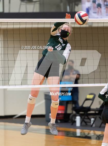 Thumbnail 3 in San Marcos vs Reagan [Ronald] (6A Region 4 Area Playoff) photogallery.