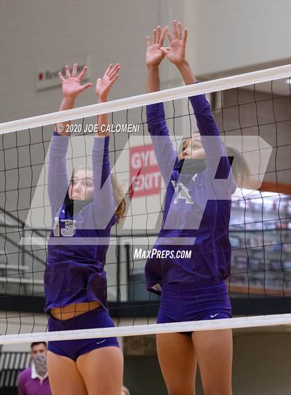 Thumbnail 2 in San Marcos vs Reagan [Ronald] (6A Region 4 Area Playoff) photogallery.