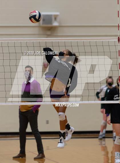 Thumbnail 3 in San Marcos vs Reagan [Ronald] (6A Region 4 Area Playoff) photogallery.