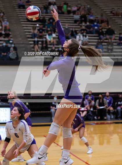 Thumbnail 1 in San Marcos vs Reagan [Ronald] (6A Region 4 Area Playoff) photogallery.