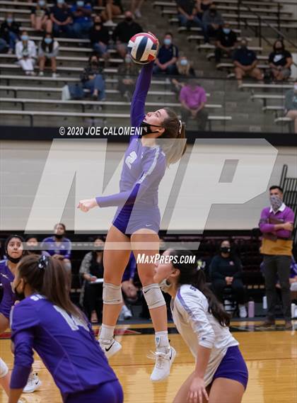 Thumbnail 1 in San Marcos vs Reagan [Ronald] (6A Region 4 Area Playoff) photogallery.