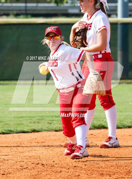 Thumbnail 1 in Lakeview-Fort Oglethorpe vs St Pius X Catholic photogallery.