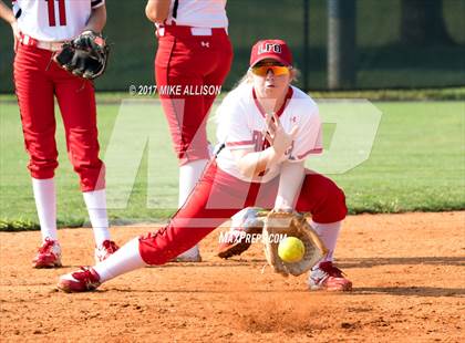 Thumbnail 2 in Lakeview-Fort Oglethorpe vs St Pius X Catholic photogallery.