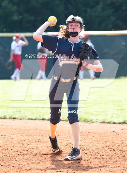 Thumbnail 3 in Lakeview-Fort Oglethorpe vs St Pius X Catholic photogallery.