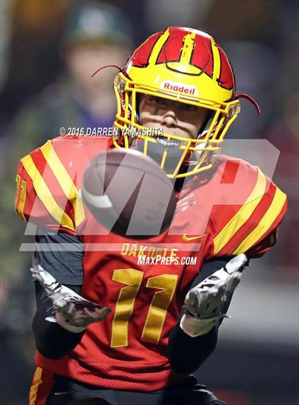 Thumbnail 1 in Sutter @ Oakdale (CIF NorCal Regional Division 3-A Final) photogallery.