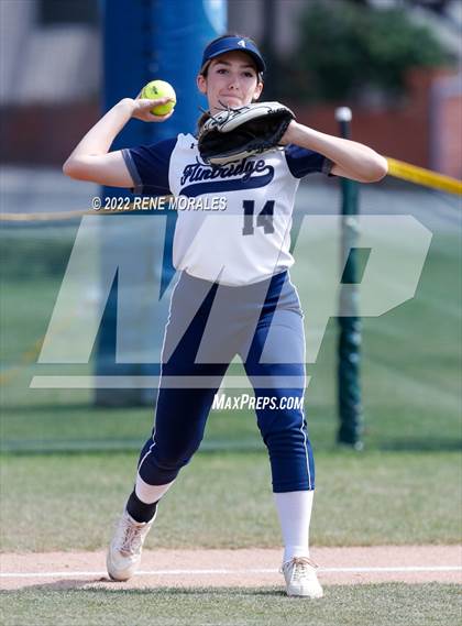 Thumbnail 3 in Alverno Heights Academy vs Flintridge Prep photogallery.