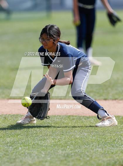 Thumbnail 3 in Alverno Heights Academy vs Flintridge Prep photogallery.