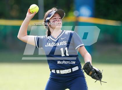 Thumbnail 3 in Alverno Heights Academy vs Flintridge Prep photogallery.