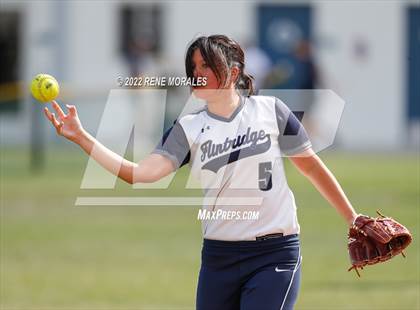 Thumbnail 3 in Alverno Heights Academy vs Flintridge Prep photogallery.