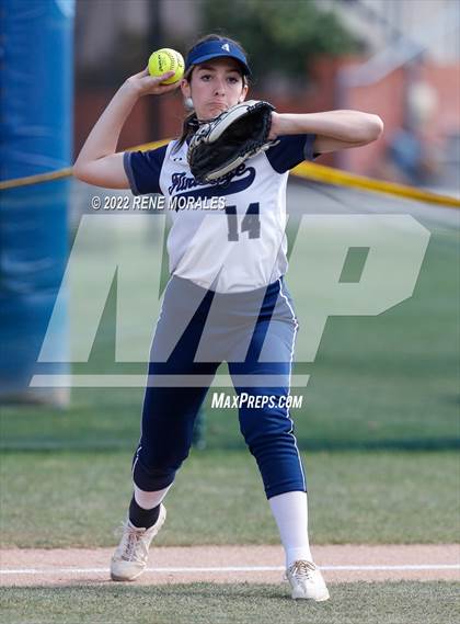 Thumbnail 1 in Alverno Heights Academy vs Flintridge Prep photogallery.