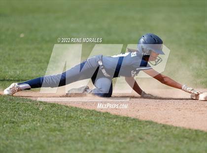 Thumbnail 1 in Alverno Heights Academy vs Flintridge Prep photogallery.