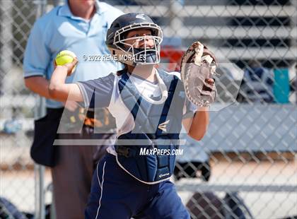 Thumbnail 3 in Alverno Heights Academy vs Flintridge Prep photogallery.