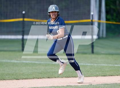 Thumbnail 3 in Alverno Heights Academy vs Flintridge Prep photogallery.