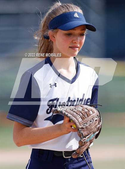 Thumbnail 1 in Alverno Heights Academy vs Flintridge Prep photogallery.