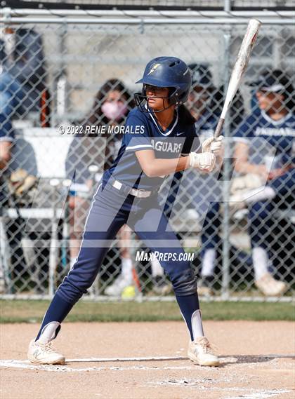 Thumbnail 3 in Alverno Heights Academy vs Flintridge Prep photogallery.