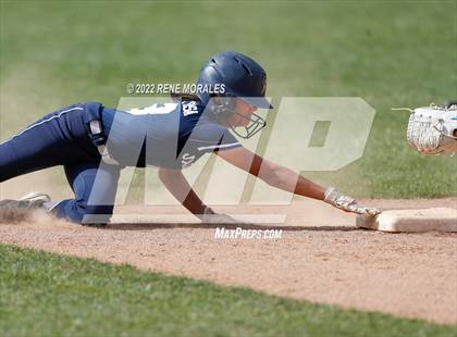 Thumbnail 2 in Alverno Heights Academy vs Flintridge Prep photogallery.