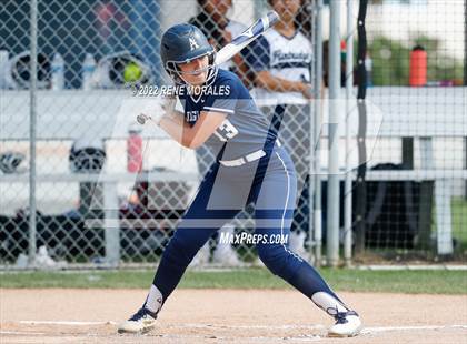 Thumbnail 3 in Alverno Heights Academy vs Flintridge Prep photogallery.