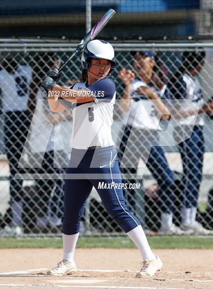 Thumbnail 3 in Alverno Heights Academy vs Flintridge Prep photogallery.