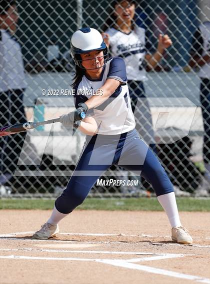 Thumbnail 1 in Alverno Heights Academy vs Flintridge Prep photogallery.