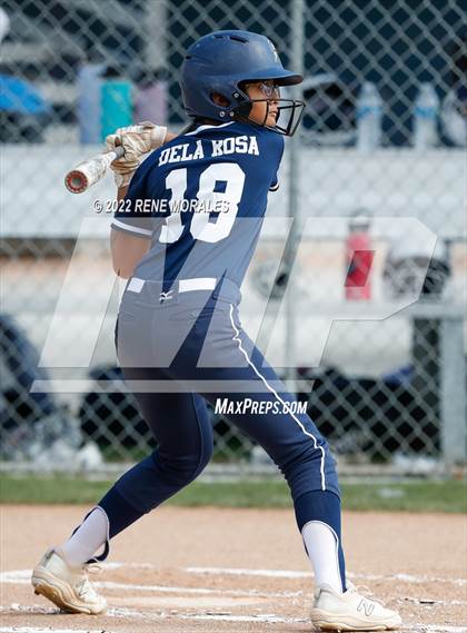 Thumbnail 1 in Alverno Heights Academy vs Flintridge Prep photogallery.