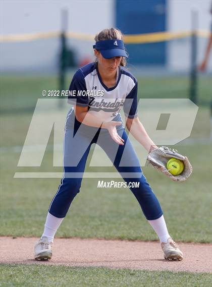 Thumbnail 2 in Alverno Heights Academy vs Flintridge Prep photogallery.