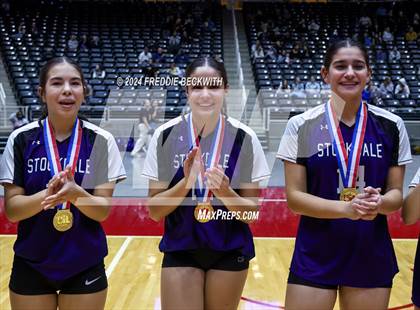 Thumbnail 2 in Boyd vs. Stockdale (UIL 3A Volleyball Division II Final) photogallery.