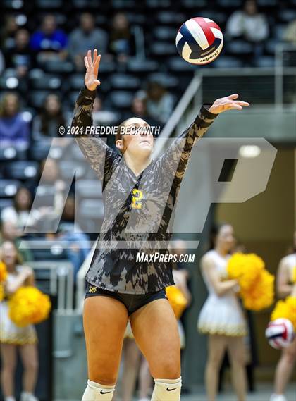 Thumbnail 1 in Boyd vs. Stockdale (UIL 3A Volleyball Division II Final) photogallery.