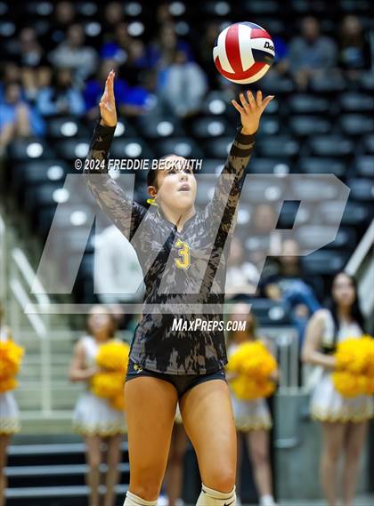 Thumbnail 2 in Boyd vs. Stockdale (UIL 3A Volleyball Division II Final) photogallery.