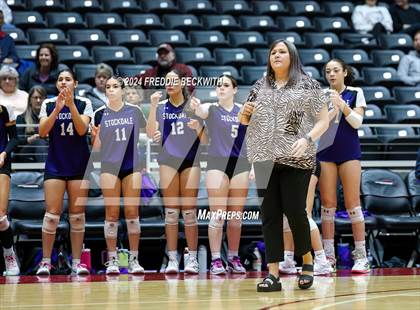 Thumbnail 1 in Boyd vs. Stockdale (UIL 3A Volleyball Division II Final) photogallery.