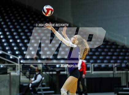 Thumbnail 3 in Boyd vs. Stockdale (UIL 3A Volleyball Division II Final) photogallery.