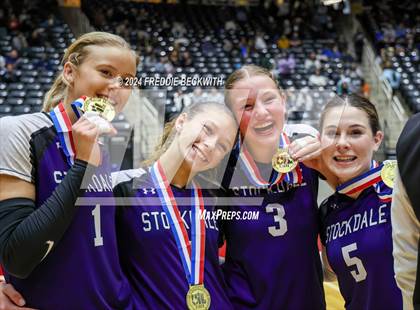 Thumbnail 1 in Boyd vs. Stockdale (UIL 3A Volleyball Division II Final) photogallery.