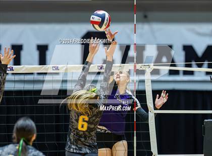 Thumbnail 1 in Boyd vs. Stockdale (UIL 3A Volleyball Division II Final) photogallery.