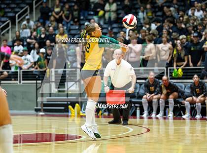 Thumbnail 1 in Boyd vs. Stockdale (UIL 3A Volleyball Division II Final) photogallery.