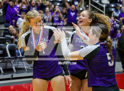 Thumbnail 2 in Boyd vs. Stockdale (UIL 3A Volleyball Division II Final) photogallery.