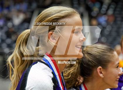 Thumbnail 2 in Boyd vs. Stockdale (UIL 3A Volleyball Division II Final) photogallery.