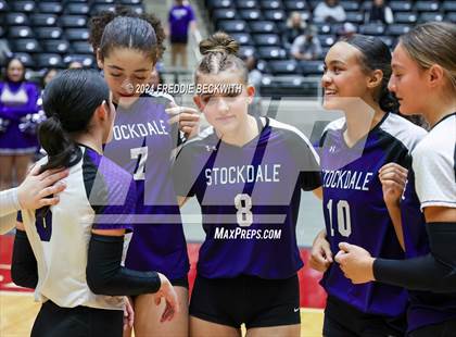 Thumbnail 1 in Boyd vs. Stockdale (UIL 3A Volleyball Division II Final) photogallery.